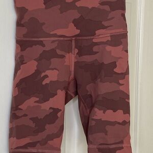 Lululemon Wunder Train High Rise Short 8" Camo Brier Rose Multi, Sz 0